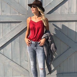 Cabi High Skinny Size 6 in Vapor Wash.